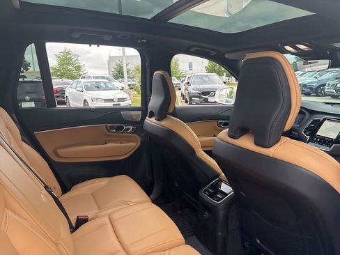 Used 2024 Volvo XC90 T8 Ultimate w/ Lounge Package image 12