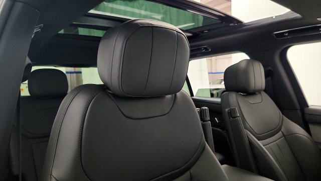 Used 2024 Land Rover Range Rover Sport SE AWD/4WD image 35