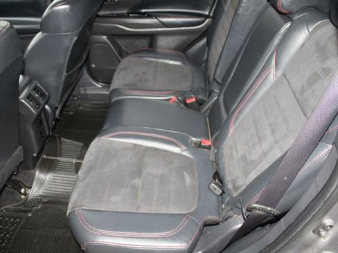 Used 2020 Mitsubishi Outlander LE image 19