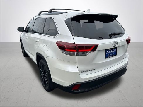 Used 2019 Toyota Highlander SE image 10