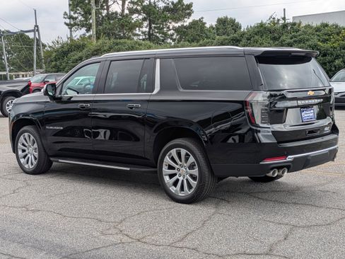 New 2025 Chevrolet Suburban Premier image 6