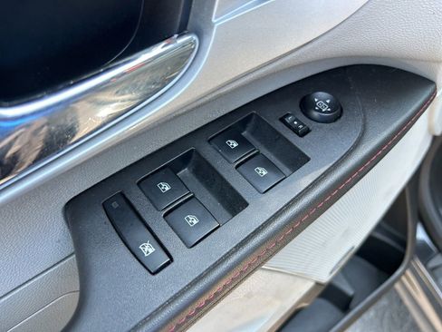Used 2012 Chevrolet Equinox LT FWD image 15