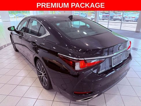Certified 2023 Lexus ES 350 w/ Premium Package FWD image 6