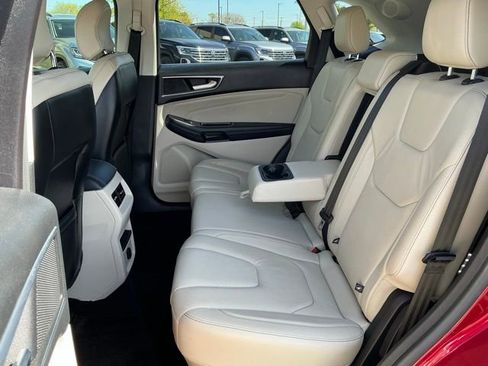 Used 2015 Ford Edge Titanium FWD image 18