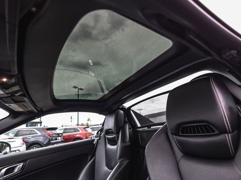 Used 2017 Mercedes-Benz SLC 300 image 25