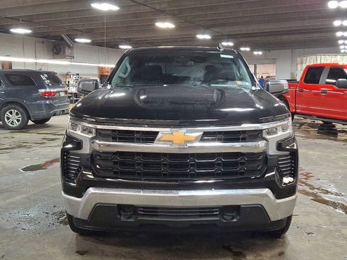 Used 2024 Chevrolet Silverado 1500 LT image 2