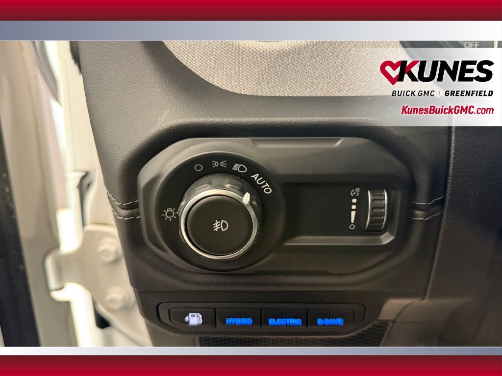 Used 2024 Jeep Wrangler Unlimited Sahara AWD/4WD image 19