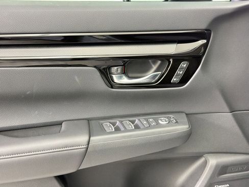 Used 2025 Honda CR-V EX-L image 10