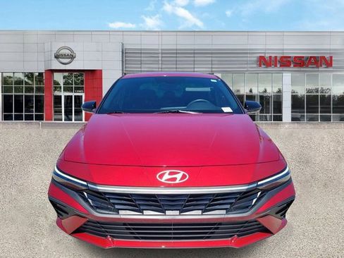 Used 2025 Hyundai Elantra Sport FWD image 10