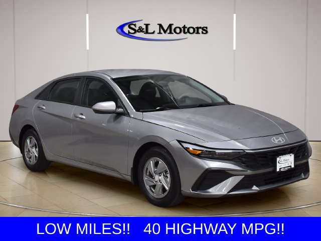 Used 2026 Hyundai Elantra SE FWD image 1