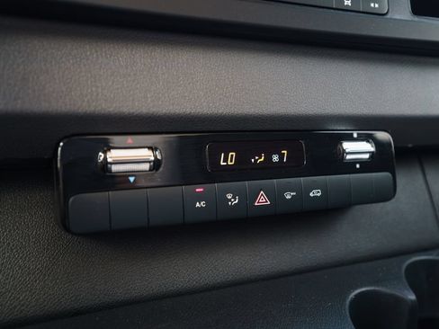 Used 2023 Mercedes-Benz Sprinter 2500 image 32