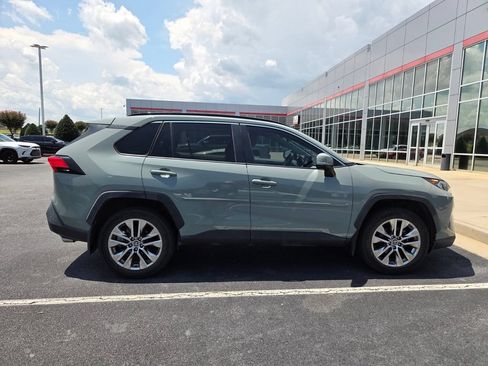 Used 2021 Toyota RAV4 XLE Premium FWD image 10