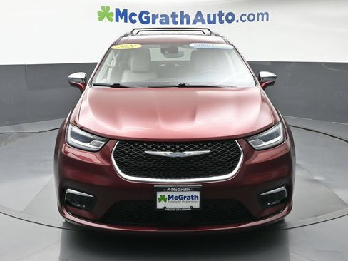 Used 2021 Chrysler Pacifica Limited w/ Premium & Safety Sphere Group FWD image 5