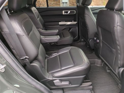 Certified 2022 Ford Explorer XLT w/ Equipment Group 202A image 13