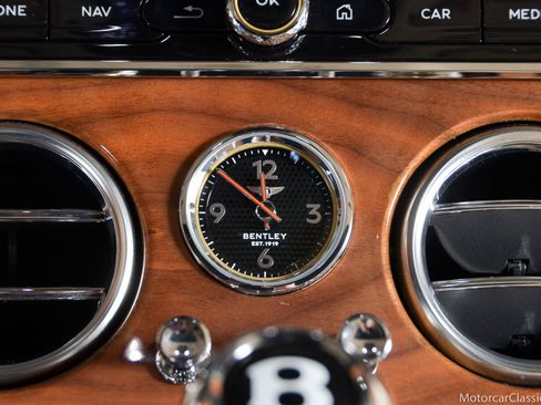 Used 2022 Bentley Continental GT image 37