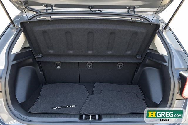 Used 2024 Hyundai Venue SEL FWD image 18