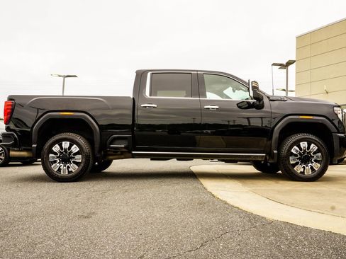 Used 2024 GMC Sierra 2500 Denali Ultimate w/ Max Trailering Package AWD/4WD image 6