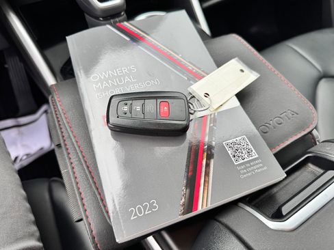 Used 2023 Toyota Highlander XLE image 43