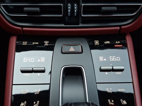 Certified 2023 Porsche Macan Turbo AWD/4WD image 19