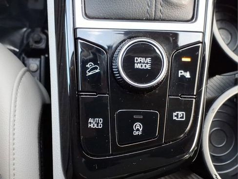 Used 2025 Kia Sportage EX image 22