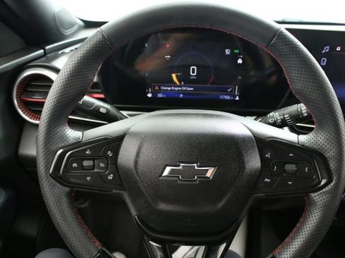 Used 2025 Chevrolet Trax RS w/ Driver Confidence Package FWD image 13
