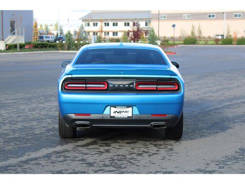 Used 2015 Dodge Challenger SXT Plus image 3