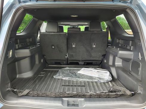 Used 2025 Toyota 4Runner Limited w/ Tow Technology Package AWD/4WD image 23
