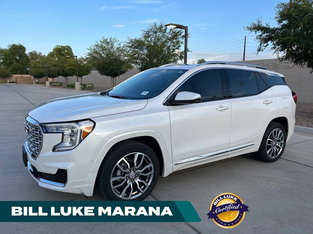 Used 2024 GMC Terrain Denali w/ Denali Premium Package AWD/4WD image 1