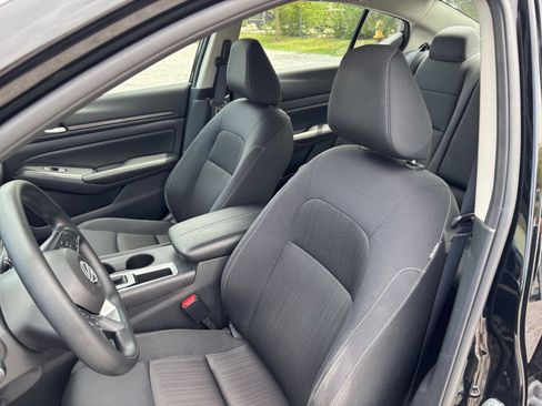 Used 2025 Nissan Altima 2.5 SV FWD image 35