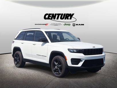 Used 2024 Jeep Grand Cherokee Altitude