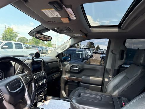 Used 2019 GMC Sierra 1500 Denali w/ Denali Ultimate Package AWD/4WD image 8
