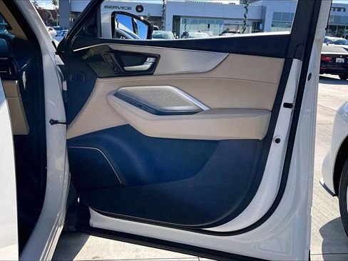 Used 2025 Acura MDX SH-AWD w/ Technology Package image 22