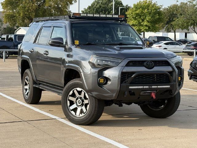 Used 2019 Toyota 4Runner TRD Off-Road AWD/4WD image 2