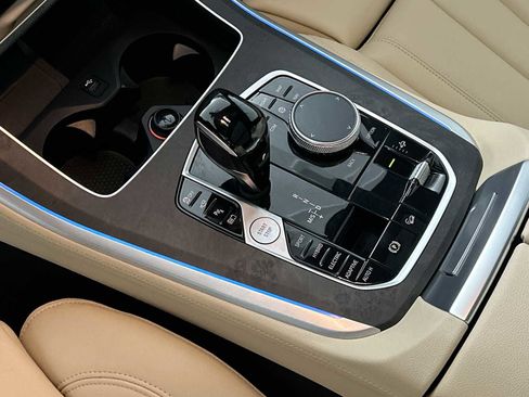 Used 2022 BMW X5 xDrive45e w/ Climate Comfort Package image 22
