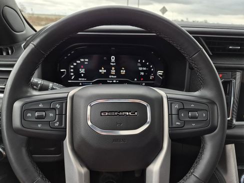 Used 2023 GMC Yukon Denali RWD image 26