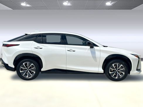 Certified 2023 Lexus RZ 450e Premium w/ Technology Package AWD/4WD image 8