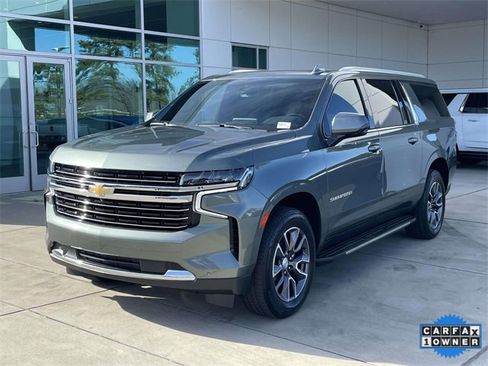 Used 2023 Chevrolet Suburban LT w/ Luxury Package image 2