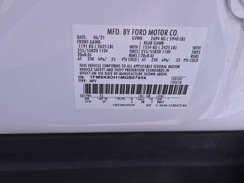 Used 2021 Ford Explorer XLT w/ Equipment Group 202A AWD/4WD image 36