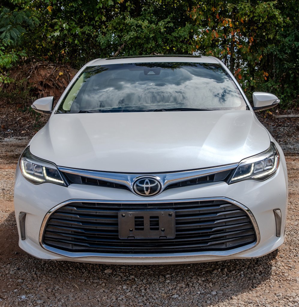 Used 2018 Toyota Avalon Touring w/ Carpet Mat Package FWD image 8
