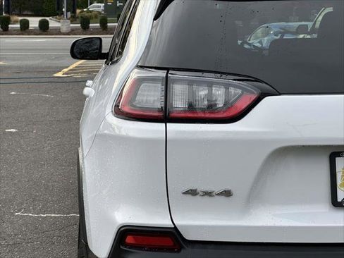 Used 2021 Jeep Cherokee Limited image 11