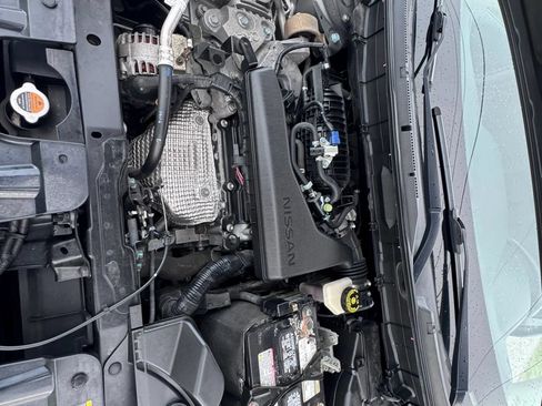 Used 2018 Nissan Rogue SV w/ Premium Package FWD image 26