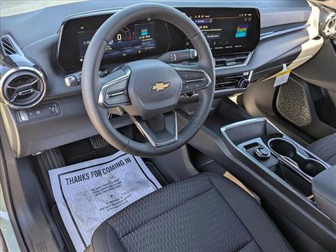 New 2026 Chevrolet Equinox LT image 3