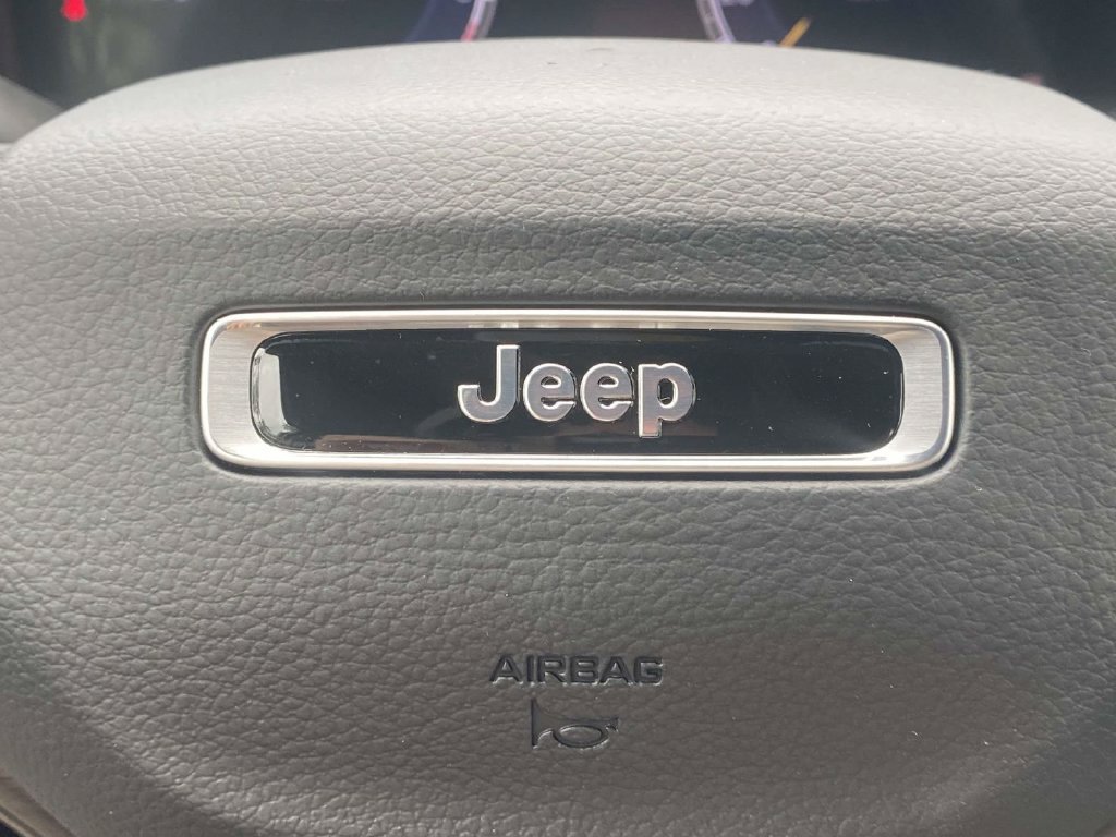 New 2026 Jeep Grand Cherokee Limited w/ Limited Altitude Package RWD image 30