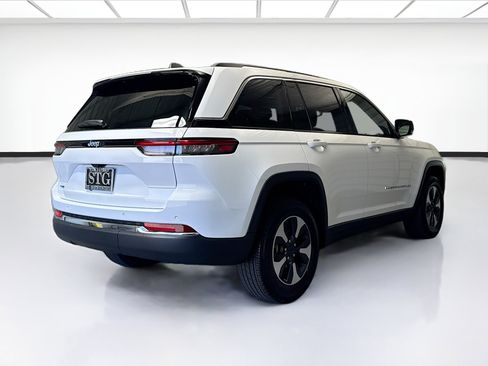 Used 2023 Jeep Grand Cherokee 4WD 4xe image 4