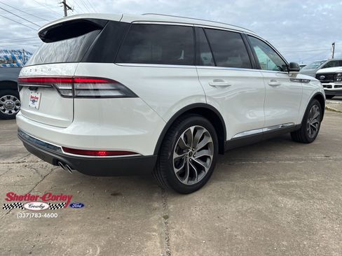 Used 2025 Lincoln Aviator 2WD image 8
