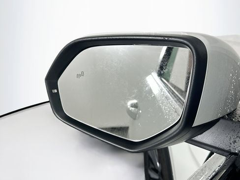 Used 2025 Volkswagen Atlas SE image 16