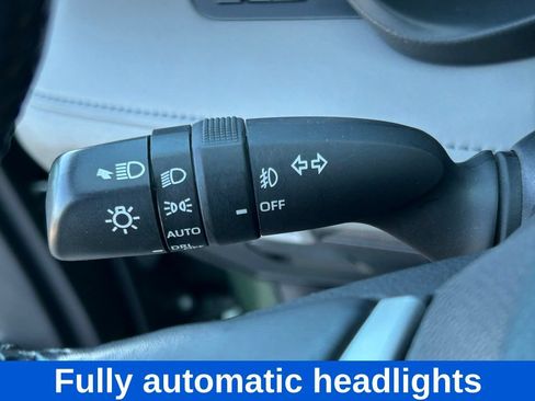 Used 2023 Toyota Highlander XLE FWD image 25