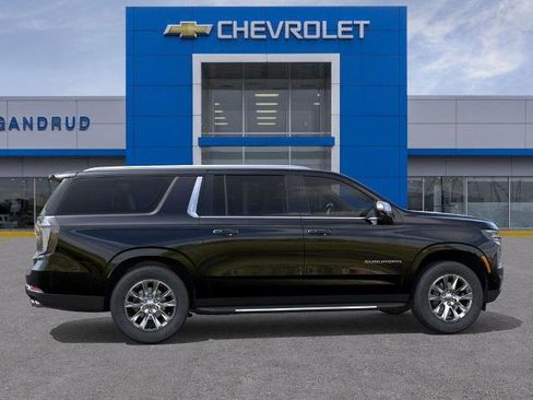 New 2026 Chevrolet Suburban Premier image 5