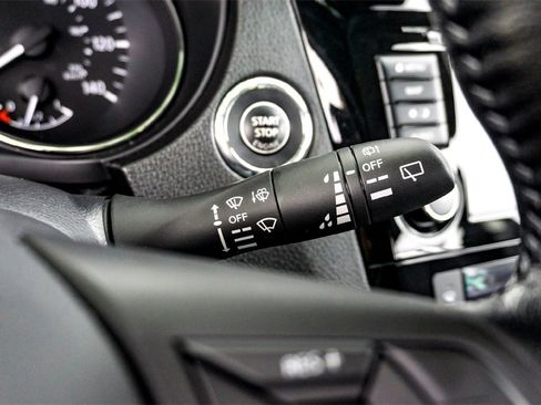 Used 2022 Nissan Rogue Sport SL w/ Premium Package image 21