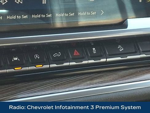 Used 2023 Chevrolet Silverado 1500 RST AWD/4WD image 17